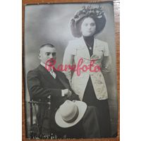 1913 Гомель Мужчина и дама студийное фото анонимное типажи прошлого ретро