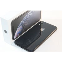 Телефон Apple iPhone XR 64GB (черный)