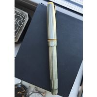 Винтажная перьевая ручка Derby