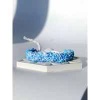 Широкий вязаный браслет из бисера