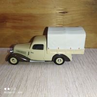 Модель Mercedes-Benz 170. Schuco.1/43.