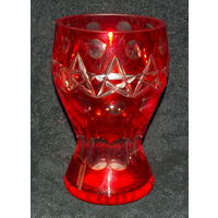 ЗАМЕЧАТЕЛЬНАЯ ВАЗА ИЗ КРАСНОГО(РУБИНОВОГО) СТЕКЛА ! ЗВЕЗДЫ !!! ЦЕЛАЯ-БЕЗ СКОЛОВ И ТРЕЩИН !