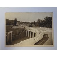 Колоннада и дворец Труда. Кисловодск. Чистая. Почтовая карточка 1920е - 1930е годы.Общий вид.