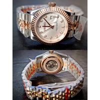 Женские часы Seiko.