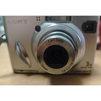 Sony Carl Zeiss. Цифровая Японская камера. Работает