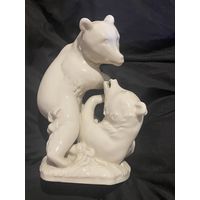 Фигурка фарфор