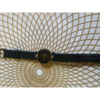 Часы наручные  с ремешком OMAX . В ремонт,коллекцию,на запчасти. Состояние на скане.