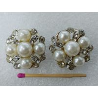 Броши. Жемчуг со стразами