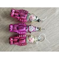 Космонавты