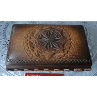 Шкатулка старинная резная