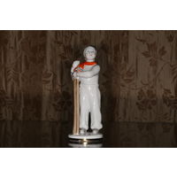 Фарфоровая статуэтка "Лыжница" ЛФЗ