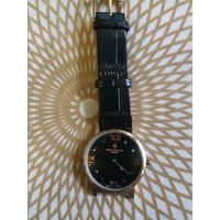 Часы наручные  с ремешком PATEK PHILIPPE GENEVE . В ремонт,коллекцию,на запчасти. Состояние на скане.
