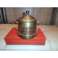 Латунная ёмкость с медной вставкой, высота 11 см., клеймо.