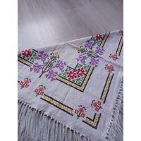 Платок на голову вышитый