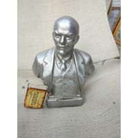 Бюст ВИ ЛЕНИН