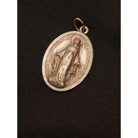 Медальон, кулон, подвеска Дева Мария Италия