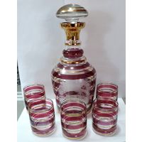 Графин и 5 рюмок на 1 литр 70-е Чехословакия (Богемия). С сюжетом на стекле. Резьба. Высота 27.5 см.