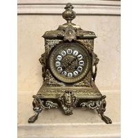 Часы антикварные из латуни с позолотой в стиле Людовика 15 с боем