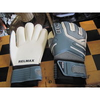 Перчатки вратарские Relmax.