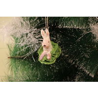 Ёлочная игрушка папье-маше, "Зайчик в капусте".