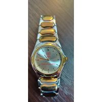 Винтажные наручные часы луч 2 пары с нестандартными циферблатами ремешки целые работоспособность неизвестна .