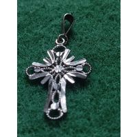 КРЕСТИК  НАТЕЛЬНЫЙ