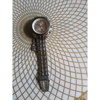 Часы наручные  с браслетом.Состояние на скане. В коллекцию,ремонт,на запчасти.