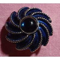 Винтажная брошь "Тёмная ночь". Клеймо AVON со знаком копирайта. 3,8 см, 24,7 гр