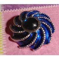 Винтажная брошь "Тёмная ночь". Клеймо AVON со знаком копирайта. 3,8 см, 24,7 гр