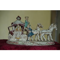 Статуэтка фаянсовая " Карета "  * длинна 26см , ширина 12 см , высота 16 см )