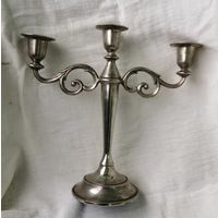 Подсвечник, канделябр на три свечи. Литьё, добротный.