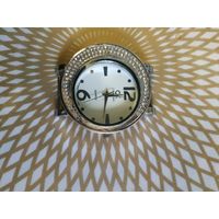 Часы наручные CK Calvin Klein,   тикают. Состояние на скане.