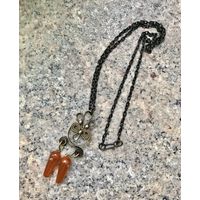 Кулон на цепочке. Колье