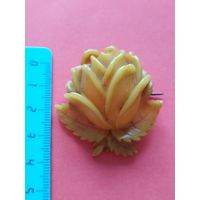 Брошка пластиковая. Бутон. Цветок. С рубля. Без минимальной цены