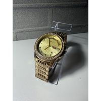 Часы женские GUCCI Quartz с датой. Все работает. Батарейка новая.