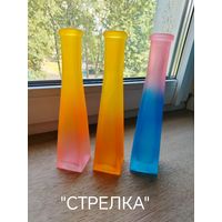 Вазы из цветного стекла