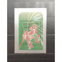 Лаос. 1987 год. Флора. Цветы (блок) (1131)