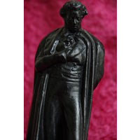 Статуэтка  " Пушкин "  ( Касли)   1986 г .  19,5 см