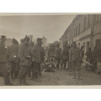 Фото ПМВ Немецкие бойцы в пикельхельмах.Из альбома 4 армии австро-венгрии.Оригинал!