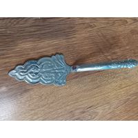 Лопатка для торта и набор для вырезания из овощей