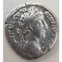 Монета Денарий  Император Коммод (180-192 гг. н.э.)  Римская Империя Серебро