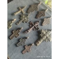 Набор Хороших старинных Крестов. Штурвалы, Лепестки итд. Два больших,на фото видно.