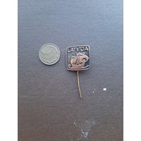 Значок тяжелый Латвия.