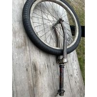 Довольно редкая по размерам  передняя вилка на складной подростковый велосипед-отличный сохран и полная комплектация-отсюда и цена!