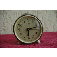 Часы - будильник  " Юпитер "  рабочие