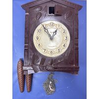 Настенные часы с кукушкой маяк