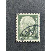 Германия 1957. Профессор Т. Хойсс - Новые размеры и цвета