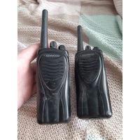 Две рации.    цена за две