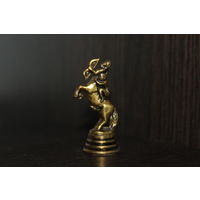 Декоративная, миниатюрная статуэтка "Кентавр".