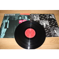 Hooters – Nervous Night